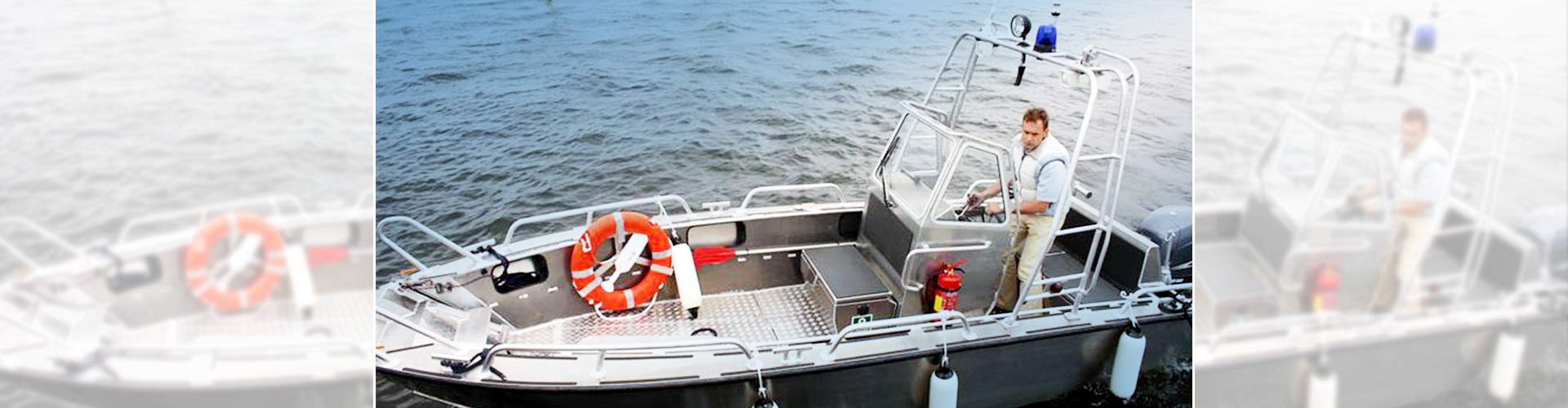 bateau de travail à motorisation électrique